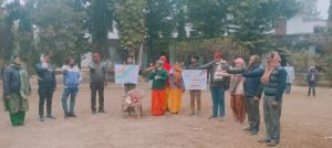 औरैया24जनवरी24*बच्चो, ग्राम वासियों और स्कूल स्टाफ को मतदाता जागरूकता शपथ दिलाई।