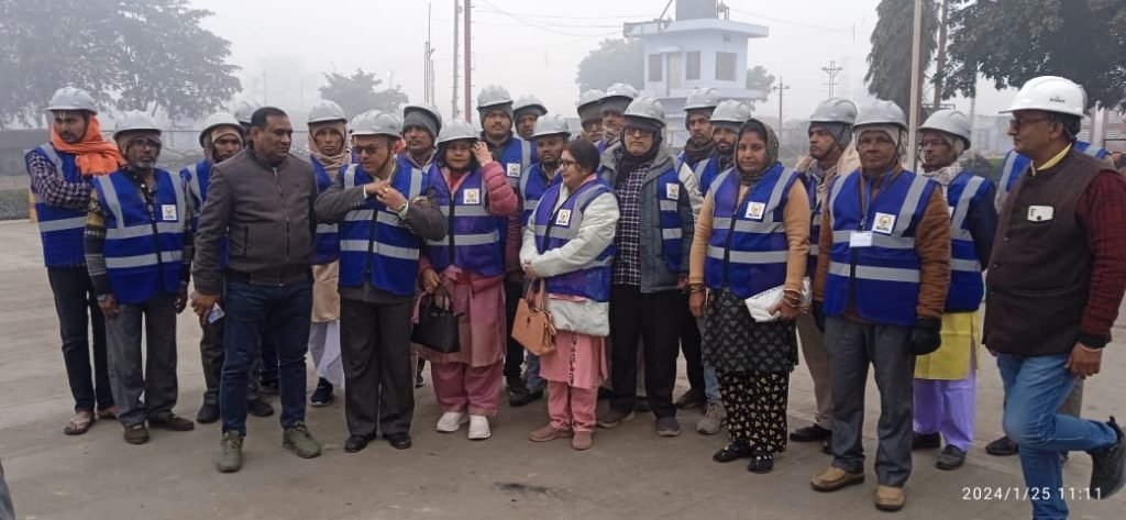 अयोध्या25जनवरी24*रोजागाँव चीनी मिल का पटना के कृषक दल ने भ्रमण किया