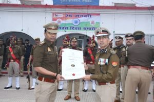 लखनऊ26जनवरी24*दुबग्गा इंस्पेक्टर अभिनव वर्मा को गोल्ड मेडल से सम्मानित किया गया।