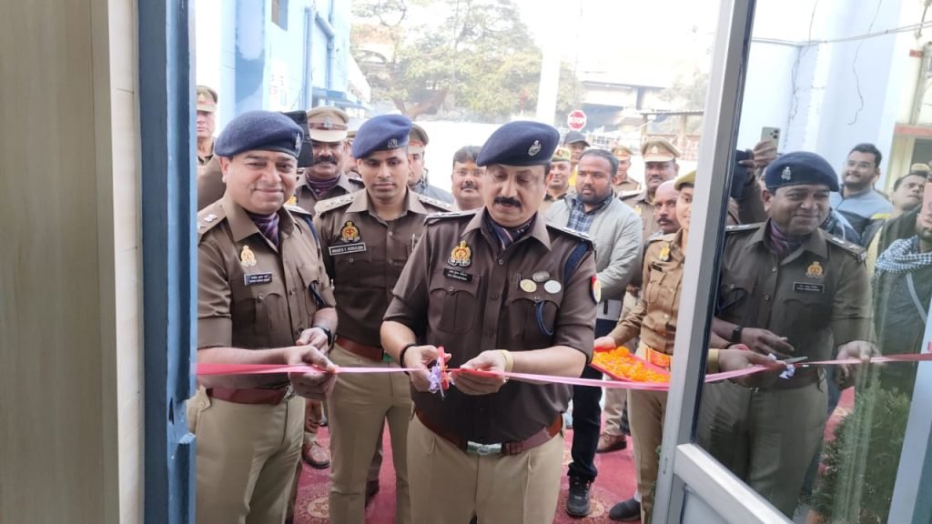 कौशाम्बी26जनवरी24*क्षेत्राधिकारी कार्यालय का एसपी ने रिबन काटकर किया उद्घाटन* कौशाम्बी26जनवरी24*क्षेत्राधिकारी कार्यालय का एसपी ने रिबन काटकर किया उद्घाटन*