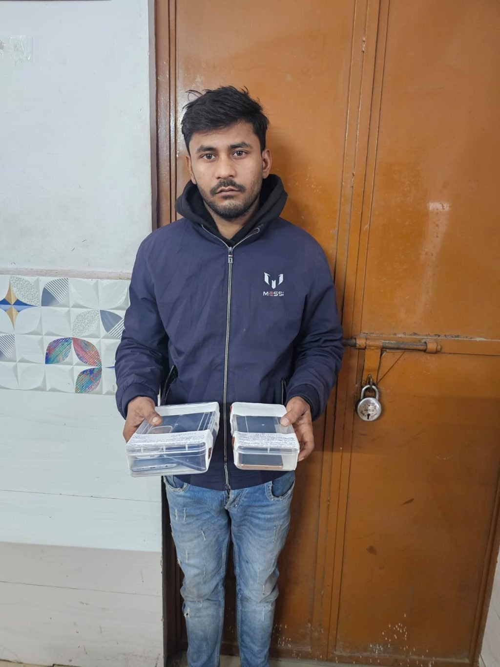 कानपुर नगर27जनवरी24*मोबाईल लुटेरे को पुलिस ने कई मोबाईलों सहित किया गिरफ्तार