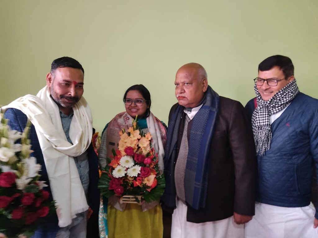 अयोध्या27जनवरी24*पीसीएस बनी निधि को सांसद ने किया सम्मानित*