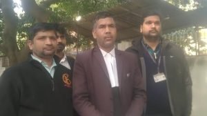 मथुरा29जनवरी24*होमगार्ड के जादू टोना से परेशान है वकील साहब,एसपी कार्यालय में न्याय के लिए लगाई गुहार।