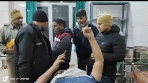 बिजनौर03जनवरी24**बदमाशों ने कार सवार युवक पर की फायरिंग,