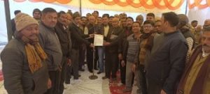 अयोध्या03जनवरी24*पूर्व अध्यक्ष से अभद्रता मामले में अधिवक्ताओ का धरना दूसरे दिन भी रहा जारी अयोध्या03जनवरी24*पूर्व अध्यक्ष से अभद्रता मामले में अधिवक्ताओ का धरना दूसरे दिन भी रहा जारी