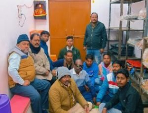 अयोध्या9जनवरी24*अयोध्या रामपथ के फुटपाथ पर लग रहे रेलिग से यात्रीयो/नागरिकों/व्यापरियों को होने वाली असुविधा के संदर्भ में व्यापारियों ने की बैठक।