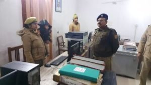 हरदोई11जनवरी24*पुलिस अधीक्षक हरदोई द्वारा थाना सांडी का आकस्मिक निरीक्षण कर व्यवस्था को परखा -*