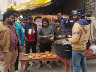 कौशाम्बी15जनवरी24*सकिपा के तत्वावधान मे खिचड़ी भोज का हुआ आयोजन, लोगों ने छक कर खाई खिचड़ी*