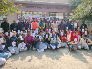 कौशाम्बी25जनवरी24*सीखने सिखाने की प्रक्रिया में स्मार्टफोन होगा बहुत सहायक--प्राचार्य* कौशाम्बी25जनवरी24*सीखने सिखाने की प्रक्रिया में स्मार्टफोन होगा बहुत सहायक--प्राचार्य*