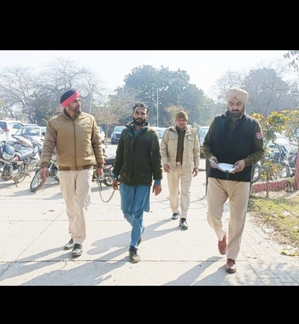 पंजाब 05 फरवरी 2024* बहाववाला पुलिस ने खाद चोरी के मामले में पिकअप चालक प्रवीण कुमार को काबू किया, दो दिन के पुलिस रिमांड पर