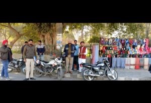 पंजाब 08 फरवरी 2024* ट्रैफिक प्रभारी ने अग्रसैन चौक पर नाकाबंदी कर चालान काटे