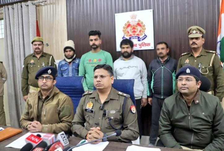 मुरादाबाद01फरवरी24*गोकशी में पुलिस प्रशासन ने पकड़ा बजरंगदल वालों को। मुरादाबाद01फरवरी24*गोकशी में पुलिस प्रशासन ने पकड़ा बजरंगदल वालों को।