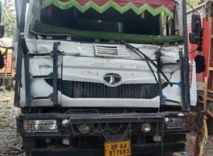 मिर्जापुर02फरवरी24*ट्रक के टक्कर मारने से ट्रैक्टर चालक की हुई मौत:*