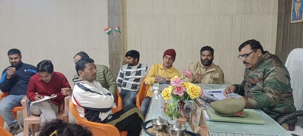 औरैया03फरवरी24*अखिल भारतीय ब्राह्मण एकता परिषद जिलाध्यक्ष, परशुराम शोभा यात्रा संयोजक एवम दिबियापुर पुलिस के बीच गलतफहमी हुई दूर। औरैया03फरवरी24*अखिल भारतीय ब्राह्मण एकता परिषद जिलाध्यक्ष, परशुराम शोभा यात्रा संयोजक एवम दिबियापुर पुलिस के बीच गलतफहमी हुई दूर।