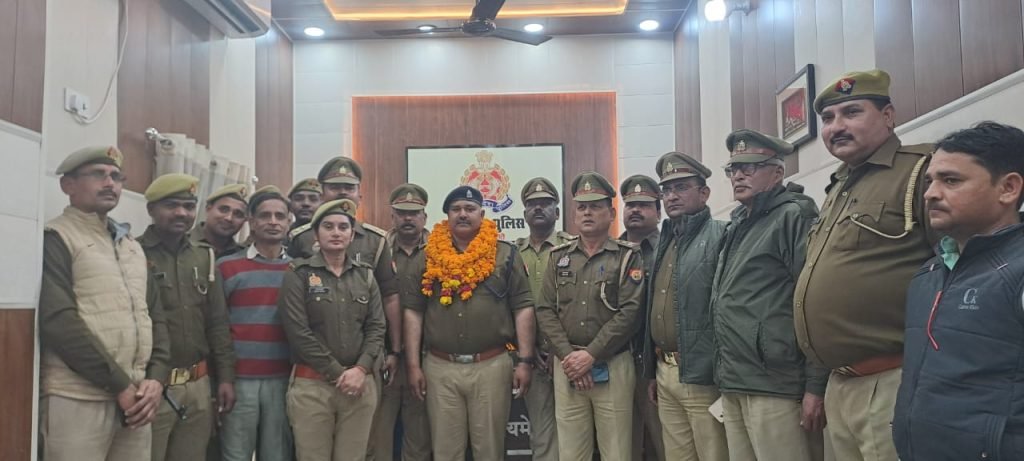अयोध्या03फरवरी24*सीओ रुदौली रहे सत्येंद्र भूषण तिवारी को दी गई भावभीनी विदाई अयोध्या03फरवरी24*सीओ रुदौली रहे सत्येंद्र भूषण तिवारी को दी गई भावभीनी विदाई