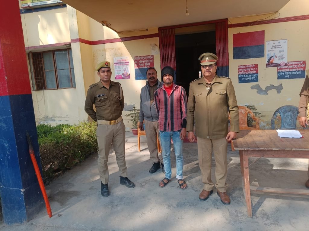 फिरोजाबाद09.02.2024*सोशल मीडिया पर अवैध असलहा का प्रदर्शन करने वाले अभियुक्त को किया गिरफ्तार* फिरोजाबाद09.02.2024*सोशल मीडिया पर अवैध असलहा का प्रदर्शन करने वाले अभियुक्त को किया गिरफ्तार*