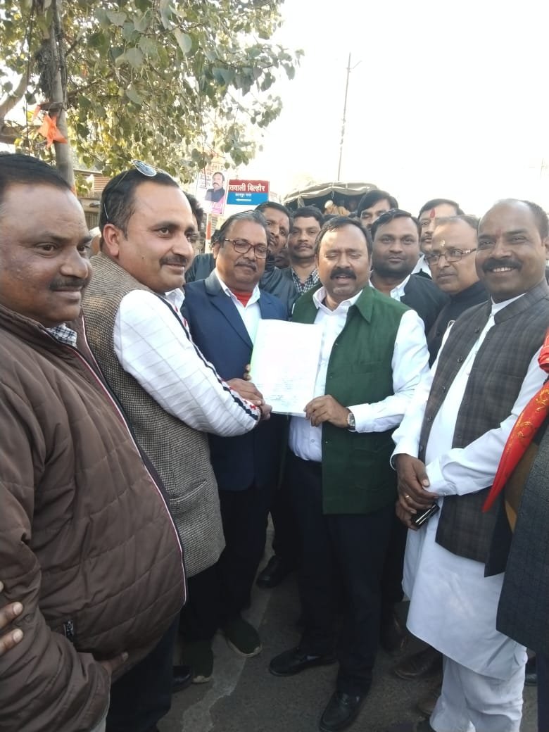 कानपुर09फरवरी24*तहसील विभाजन को लेकर दोनों संगठन के अधिवक्ताओं का विरोध प्रदर्शन जारी कलम बंद हड़ताल के साथ कानपुर09फरवरी24*तहसील विभाजन को लेकर दोनों संगठन के अधिवक्ताओं का विरोध प्रदर्शन जारी कलम बंद हड़ताल के साथ