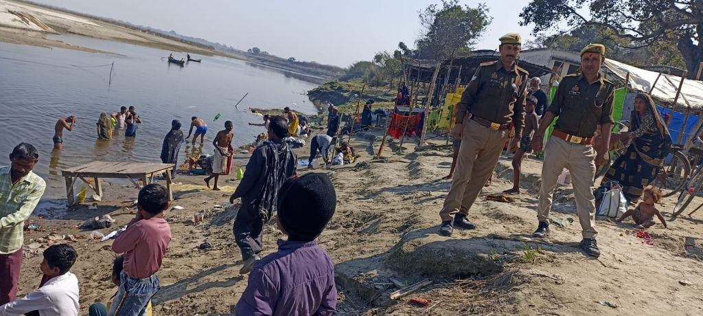 कौशाम्बी09फरवरी24*मौनी अमावस्या पर श्रद्धालुओं ने लगाई आस्था की डुबकी* कौशाम्बी09फरवरी24*मौनी अमावस्या पर श्रद्धालुओं ने लगाई आस्था की डुबकी*