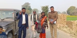 कौशाम्बी12फरवरी24*कौशाम्बी में घूम रही थी हरदोई जनपद से भटक कर आई अर्धविक्षिप्त महिला*