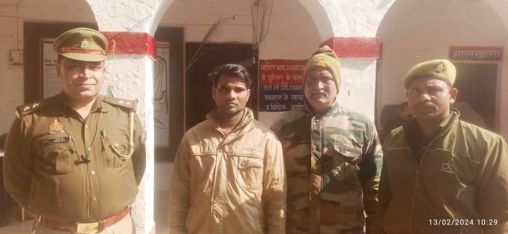 फिरोजाबाद13फरवरी24*थाना एका पुलिस टीम द्वारा 300 ग्राम नाजायज चरस सहित शातिर अभियुक्त पवन गिरफ्तार ।*