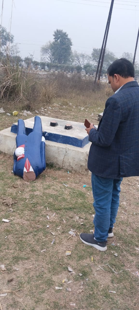 कानपुर14फरवरी24*संविधान के जनक की मूर्ति हुई खंडित