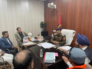 कानपुर नगर14फरवरी24*पुलिस उपायुक्त ने व्यापारियों के साथ बैठक कर वार्ता की।