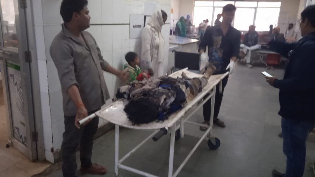 चित्रकूट14फरवरी24*बुन्देलखण्ड गौरव महोत्सव में हुए हादसे में काल के गाल में समाए चार लोगों की शिनाख्त देर शाम हो गई। चित्रकूट14फरवरी24*बुन्देलखण्ड गौरव महोत्सव में हुए हादसे में काल के गाल में समाए चार लोगों की शिनाख्त देर शाम हो गई।