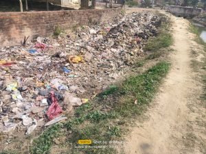 कानपुर19फरवरी24*बीबीपुर क्रशिंग के पास बंबिया के किनारे आज आठ महीनों से खुदी पड़ी सड़क हो सकता कोई बड़ा हादसा*