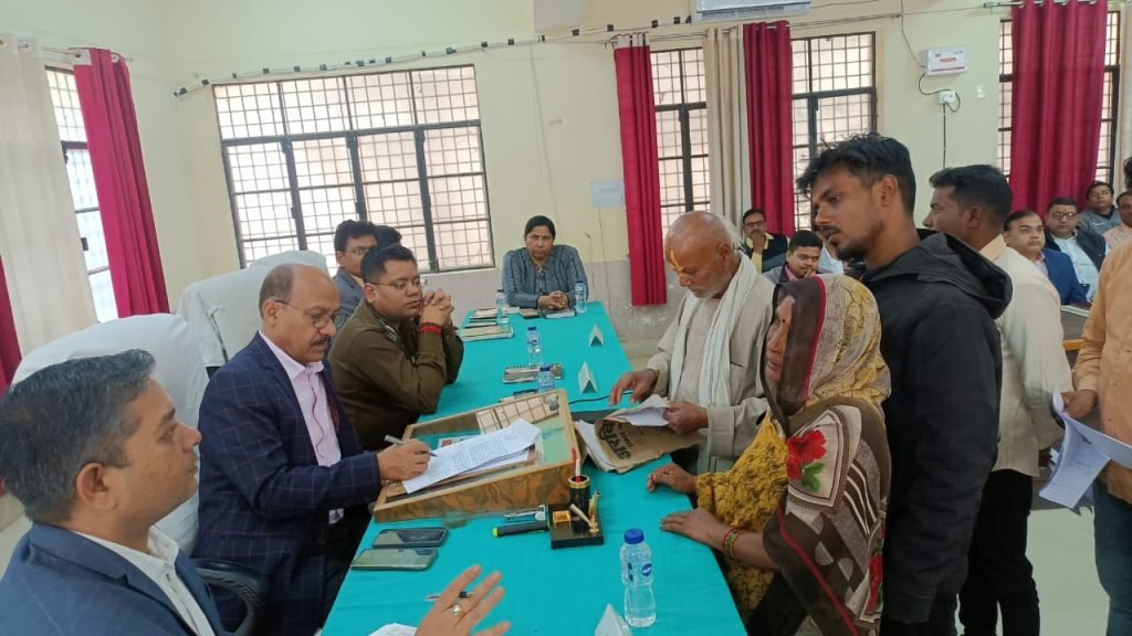 कुशीनगर20फरवरी24*तहसील कप्तानगंज में संपूर्ण समाधान दिवस का आयोजन किया गया।