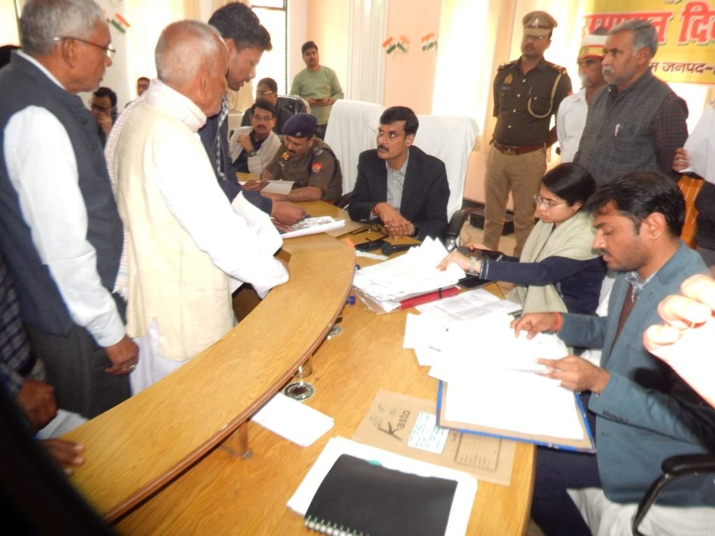 हरदोई21फरवरी24*प्राप्त शिकायतों का समय से निपटान करे अधिकारी- जिलाधिकारी हरदोई21फरवरी24*प्राप्त शिकायतों का समय से निपटान करे अधिकारी- जिलाधिकारी