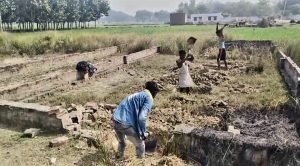 कौशाम्बी21फरवरी24*सड़क चौड़ीकरण में जमीन जाने के बाद महिला की जमीन पर पड़ोसी दबंग कर रहे हैं कब्जा*