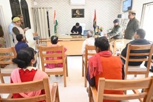 कुशीनगर22फरवरी24*पुलिस अधीक्षक ने जन समस्याओं को सुनकर त्वरित निस्तारण के दिये निर्देश।