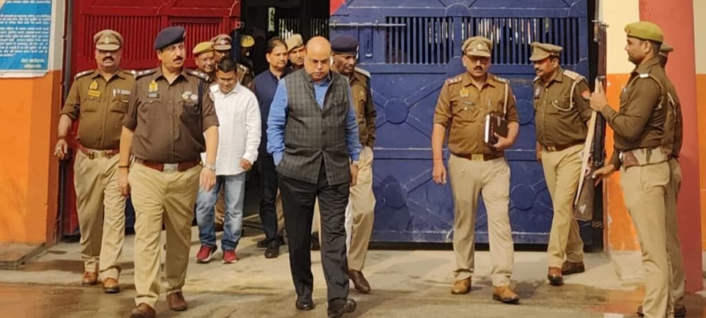 कौशाम्बी22फरवरी24*डीएम एसपी ने किया जिला जेल का निरीक्षण*