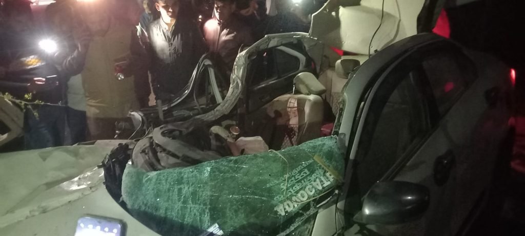 कौशाम्बी23फरवरी24*ट्रक से टकराई स्विफ्ट डिजायर कार एक की मौत कई लहूलुहान*