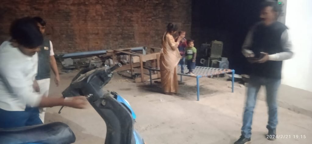 कौशाम्बी23फरवरी24*एनएचएआई के हाइवे में नाली निर्माण में महीनों से पडा अधूरें कार्य*