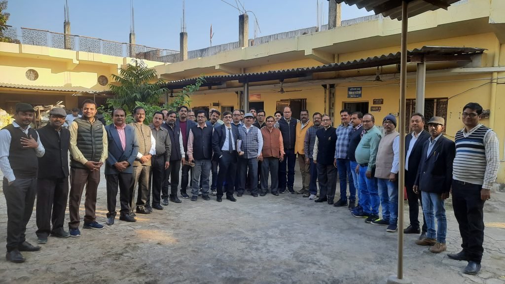 मिर्जापुर29फरवरी24*जीएसटी कार्यालय को मुख्यालय से 15 किलोमीटर दूर पर्सिया क्षेत्र में स्थानांतरण को लेकर कर अधिवक्ताओं में रोष*