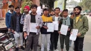 भागलपुर01फरवरी24* इंटर परीक्षा के दौरान लेट की वजह से तकरीबन 35 परीक्षार्थी परीक्षा देने से हुए वाचित*