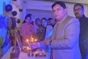 रायबरेली07फरवरी24*महावीर स्टडी इस्टेट सीनियर सेकेंण्ड्री कॉलेज में किया गया विदाई समारोह का आयोजन