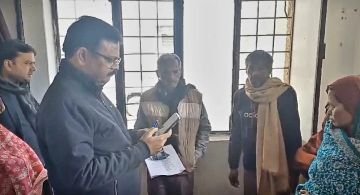 कौशाम्बी08फरवरी24*तहसील में पीड़ित ने किया शरीर पर डीजल डाल कर आग लगाने का प्रयास*