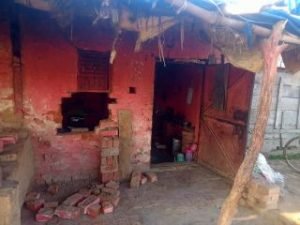 कानपुर10फरवरी24*बीती रात चोंरो ने दुकान में नकब लगाकर की चोरी , हजारों की नकदी सहित समान लेकर फुर्र हुये चोर*