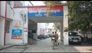 मथुरा14फरवरी24* थाना जमुनापार लक्ष्मीनगर छेत्र से कुछ कार सवार युवको ने एक युवती को किया अगवाह*