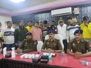 फिरोजाबाद18फरवरी24*उ०प्र० पलिस आरक्षी भर्ती के सॉल्वर गैंग का भण्डाफोड करते हुए 04 अभियुक्त गिरफ्तार