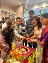 मिर्जापुर18फरवरी24*"मान्यवर शोरूम" का मिर्ज़ापुर में धमाकेदार उद्घाटन हुआ।