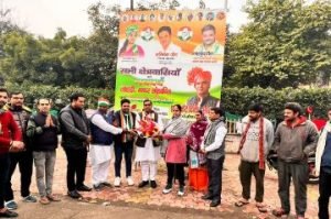 नोएडा21फरवरी24*दिनेश अवाना एडवोकेट को नगीना लोकसभा का चुनाव पर्यवेक्षक नियुक्त होने पर गुलदस्ता भेंट कर स्वागत किया गया