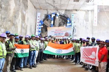 कानपुर23फरवरी23*कानपुर मेट्रोः चुन्नीगंज-नयागंज भूमिगत सेक्शन के 'अप-लाइन' पर ‘नाना‘ टीबीएम मशीन ने हासिल किया अपना चौथा और अंतिम ब्रेकथ्रू कानपुर23फरवरी23*कानपुर मेट्रोः चुन्नीगंज-नयागंज भूमिगत सेक्शन के 'अप-लाइन' पर ‘नाना‘ टीबीएम मशीन ने हासिल किया अपना चौथा और अंतिम ब्रेकथ्रू