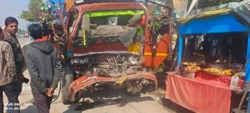 कौशाम्बी28फरवरी24*अनियंत्रित डीसीएम ड्राइवर ट्रक से भिड़ा ,ड्राइवर गंभीर घायल* कौशाम्बी28फरवरी24*अनियंत्रित डीसीएम ड्राइवर ट्रक से भिड़ा ,ड्राइवर गंभीर घायल*