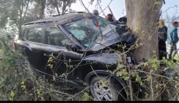 अमेठी28फरवरी24*तेज रफ्तार कार अनियंत्रित होकर पेड़ से टकराई अमेठी28फरवरी24*तेज रफ्तार कार अनियंत्रित होकर पेड़ से टकराई