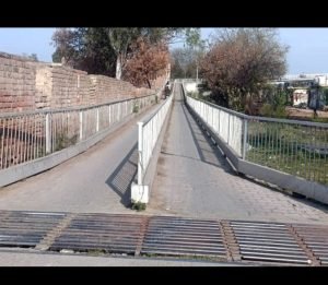 पंजाब 13 मार्च 2024* स्टील ब्रिज की टूटी टाईलों से कभी भी हो सकता है हादसा