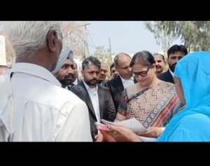 पंजाब 22 मार्च 2024* बुजुर्ग सैमुअल ने जस्टिस अर्चना पूरी को दिया मांगपत्र, इंसाफ दिलाने की मांग की