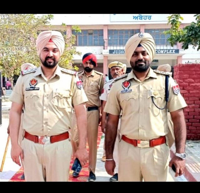 पंजाब रविवार, 24 मार्च 2024* होली पर शराब पीकर हुल्लड़बाजी व गुण्डागर्दी करने वालों को किसी भी कीमत पर बख्शा नहीं जायेगा : डीएसपी अरूण मुंडन पंजाब रविवार, 24 मार्च 2024* होली पर शराब पीकर हुल्लड़बाजी व गुण्डागर्दी करने वालों को किसी भी कीमत पर बख्शा नहीं जायेगा : डीएसपी अरूण मुंडन